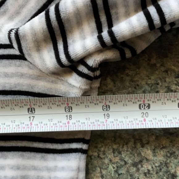 Talbots Black White Gray Striped Blouse Women S Pullover Shirt Cotton Polyester - Picture 7 of 8